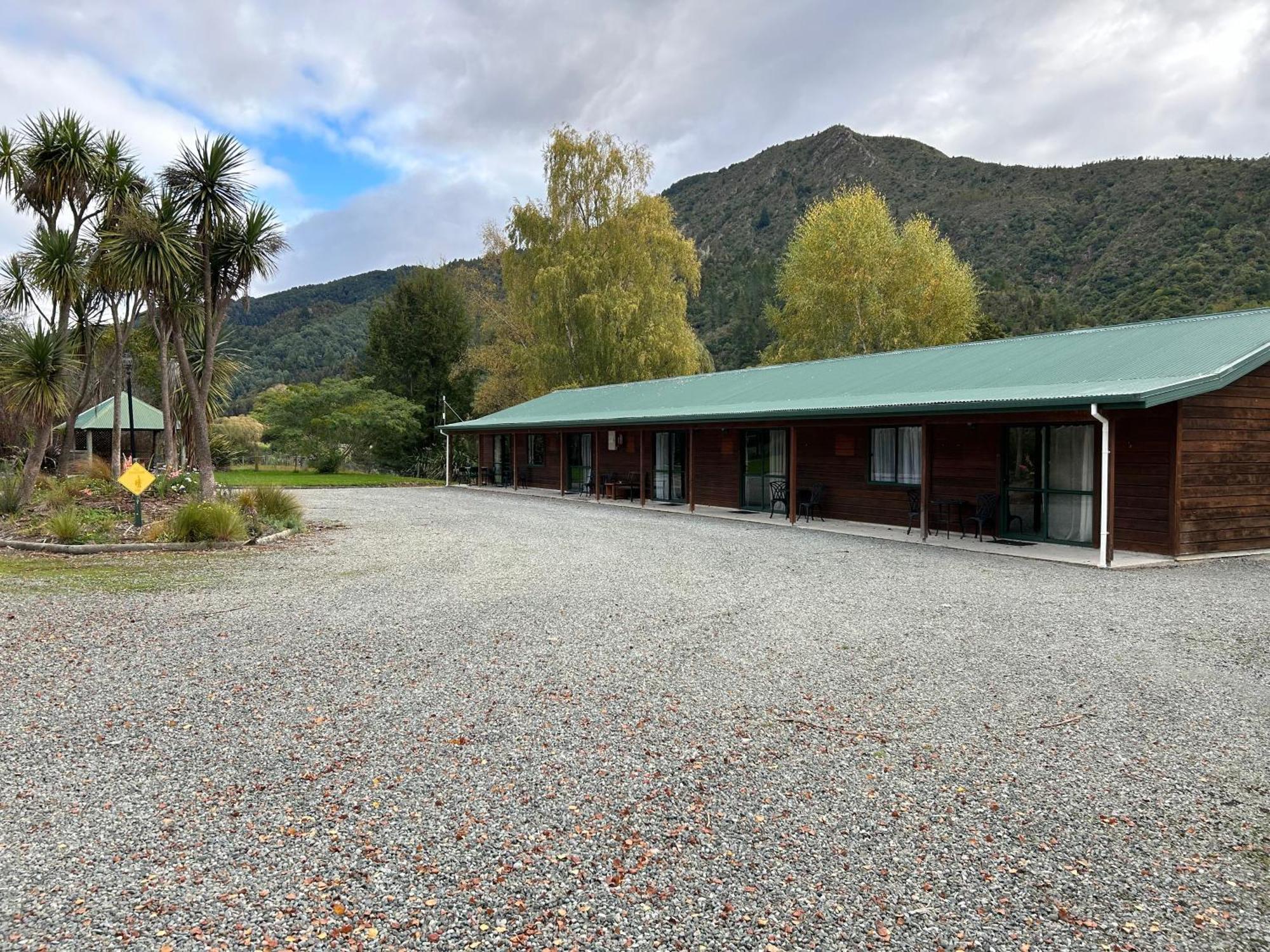 Kiwi Park Motels Murchison Esterno foto