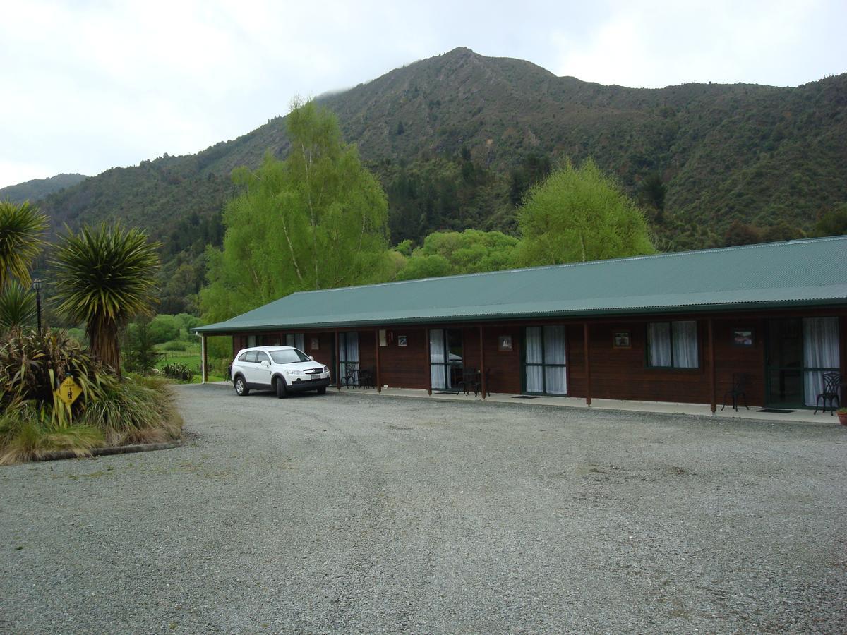 Kiwi Park Motels Murchison Esterno foto